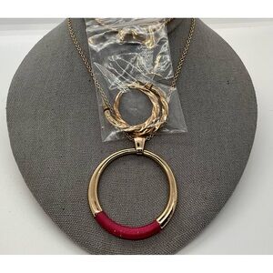 Goldtone Necklace, Bracelet, and Earrings. A20